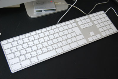 アルミボディのIntel iMac 20インチ：キーボード